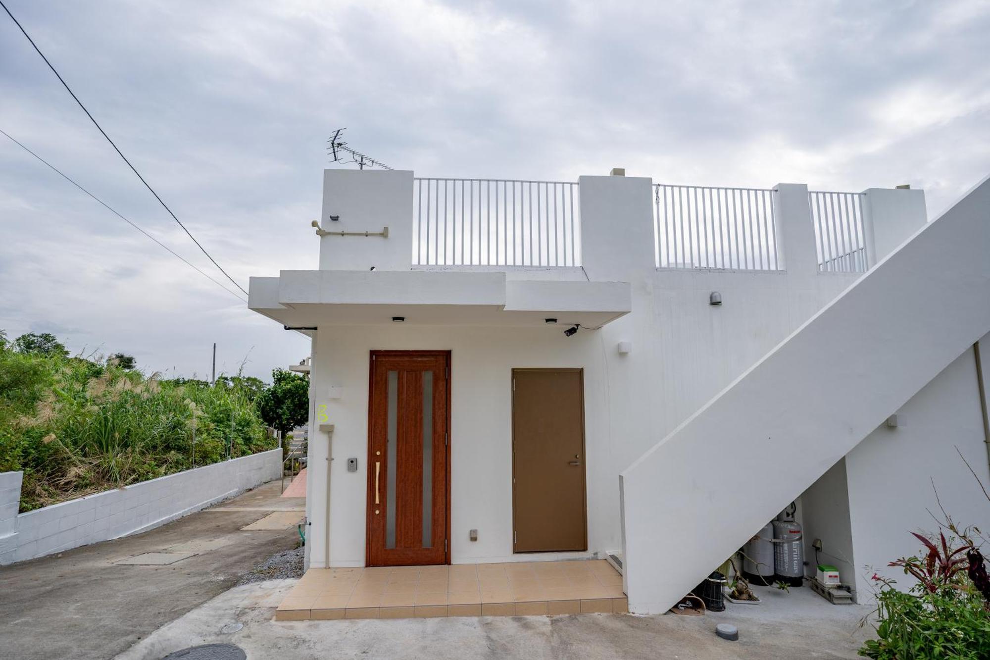 ペンションパシフィカ古宇利 Vila Kouri Exterior foto